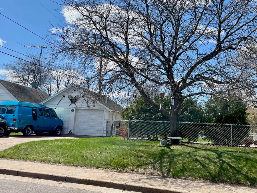 1721 Hogeboom #1-2, Eau Claire, WI 54701 - #3