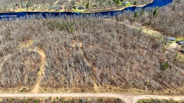 9220 W Scout Trail, Ojibwa, WI 54862