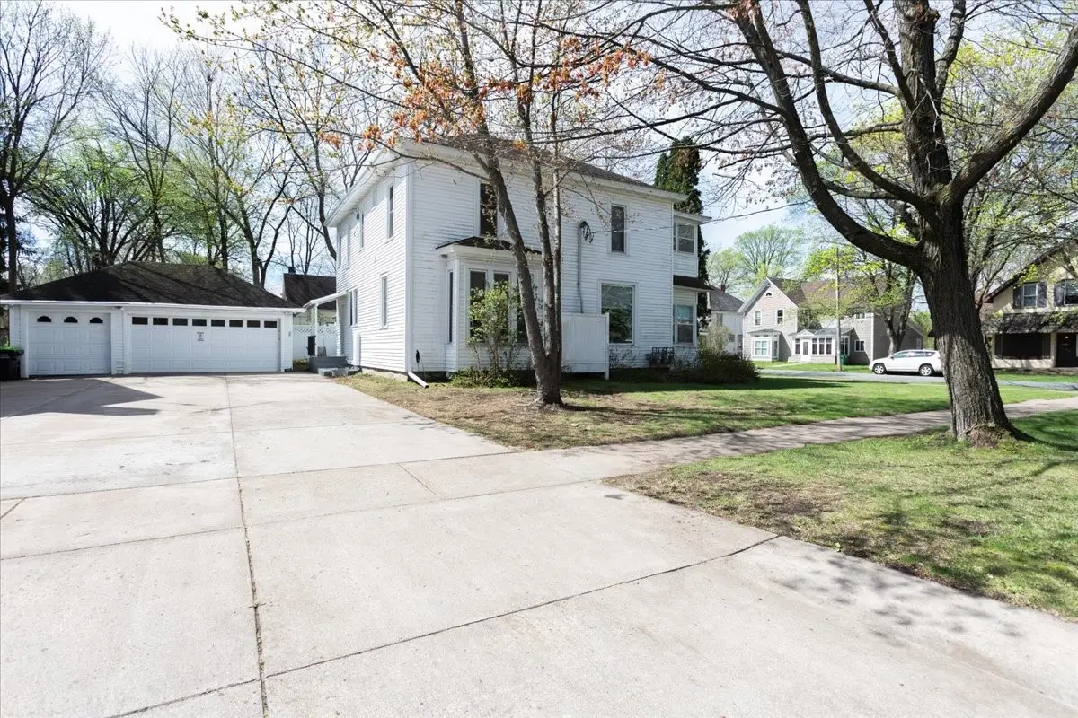 1104 7th Street E #1104/1104-1/2, Menomonie, WI 54751 - #1
