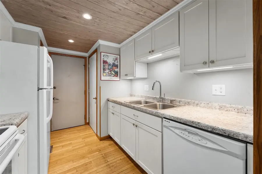 4630 Woodridge Drive #2, Eau Claire, WI 54701 - #3