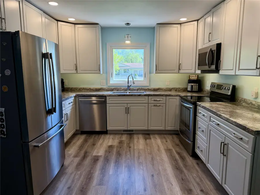 3214 Robin Road, Eau Claire, WI 54703 - #2