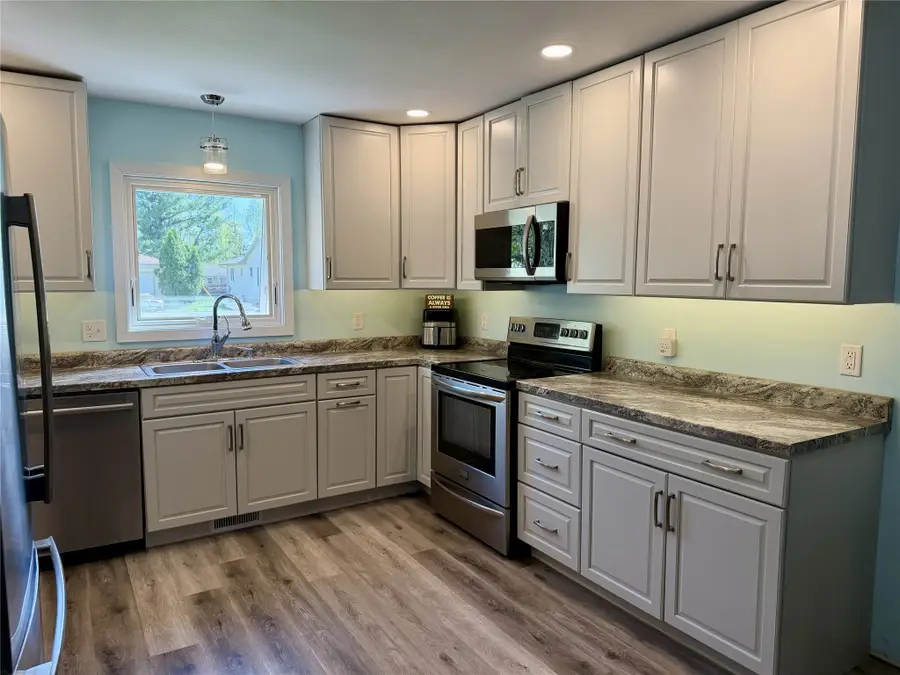 3214 Robin Road, Eau Claire, WI 54703 - #3