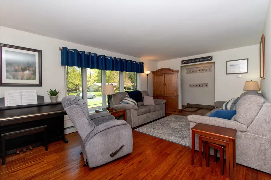 3112 Drier Rd, Eau Claire, WI 54701 - #3