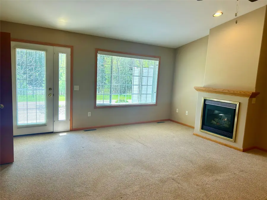 4227 W Robin Meadows Lane #4227, Eau Claire, WI 54701 - #3