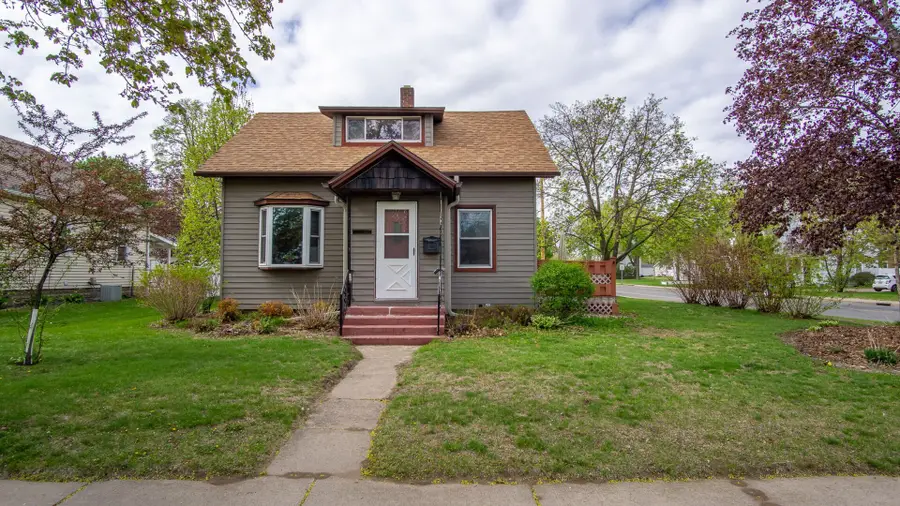 1536 Sherwin Avenue, Eau Claire, WI 54701 - #2