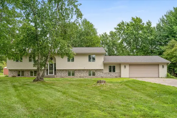 1735 Highway 63, New Richmond, WI 54017