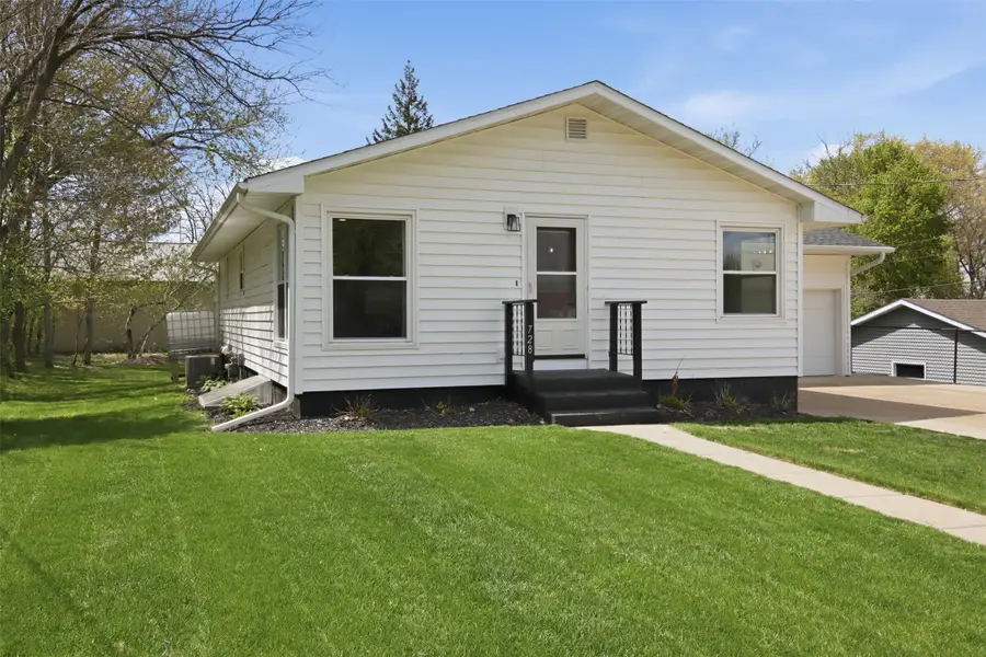 728 2nd Street W, Altoona, WI 54720 - #2