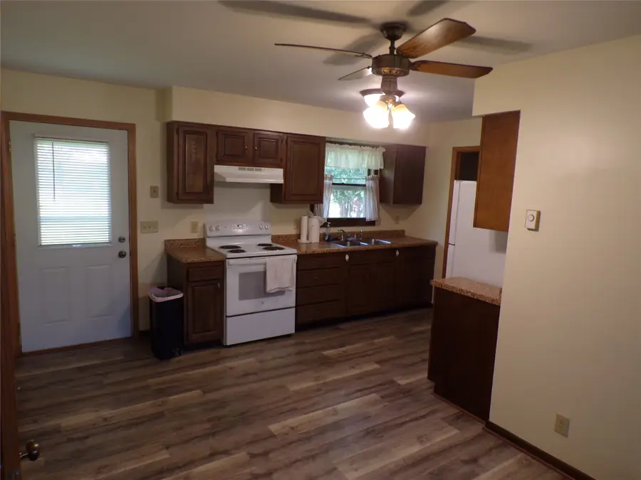 925-927 W Hamilton Avenue #925 & 927, Eau Claire, WI 54701 - #3