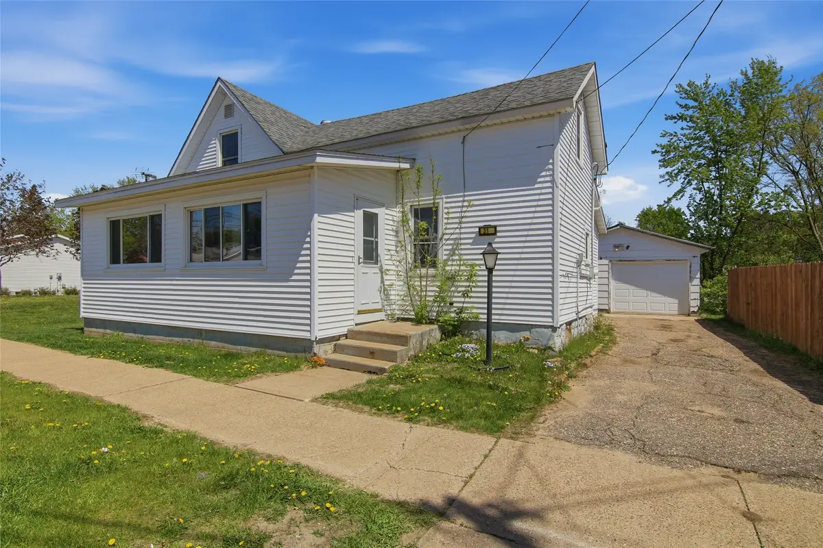 319 Park Street, Augusta, WI 54722 - #1