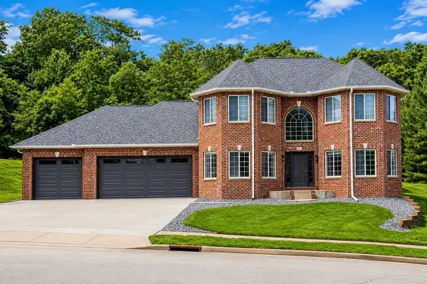 4712 Oakwood Hills Parkway, Eau Claire, WI 54701