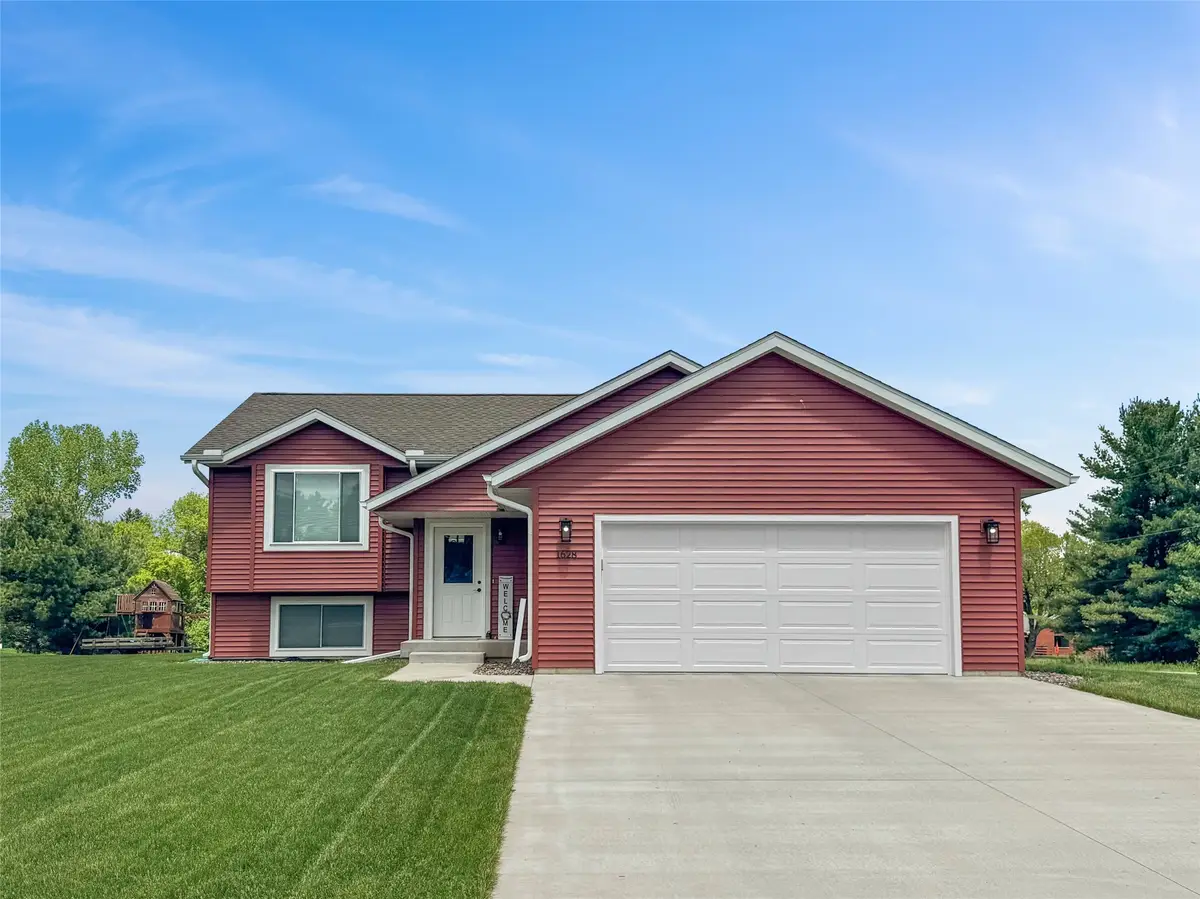 1628 Hazeltine Drive, Eau Claire, WI 54703 - #1