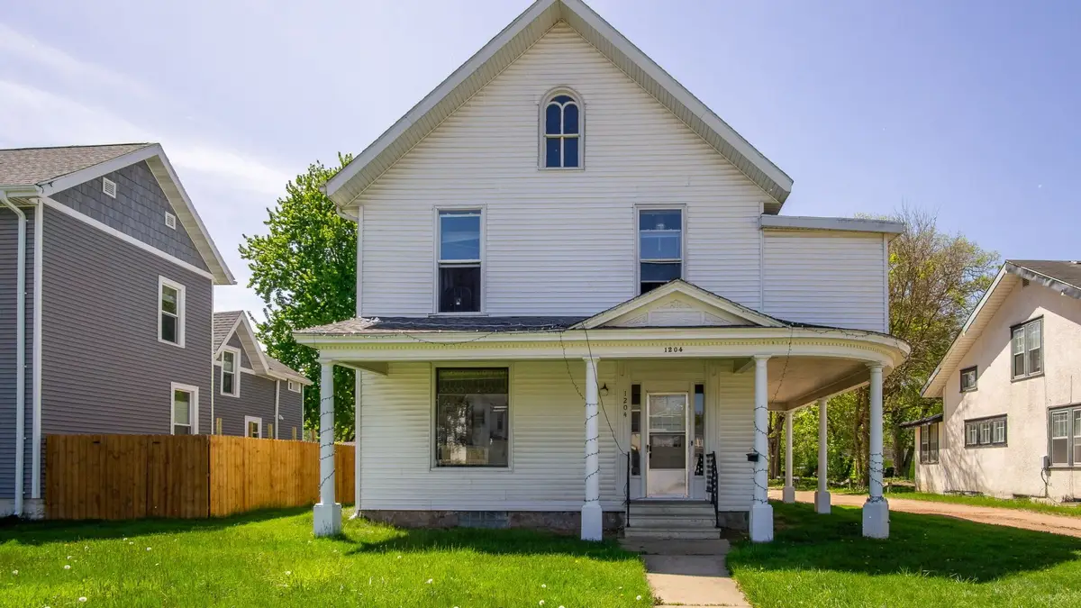 1204 State St, Eau Claire, WI 54701 - #1