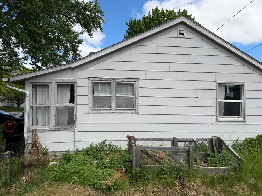 2423 6th Street, Eau Claire, WI 54703 - #2