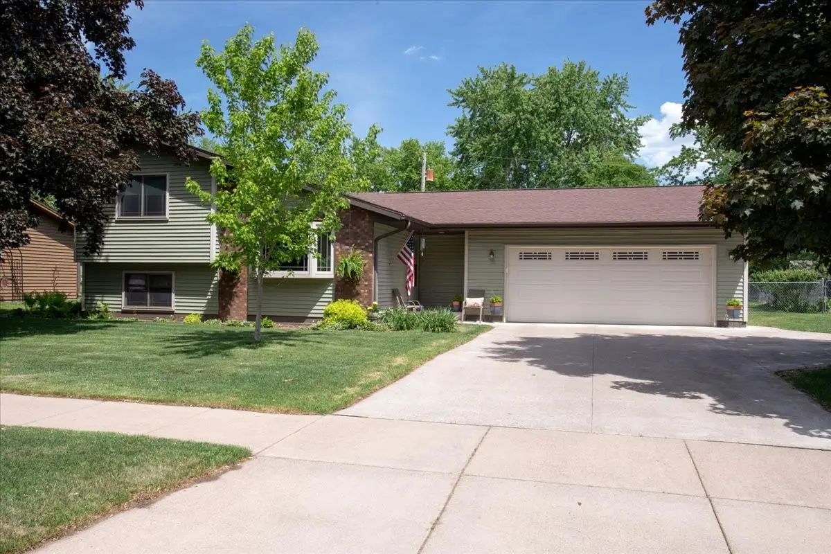 2921 Saturn Avenue, Eau Claire, WI 54703 - #1