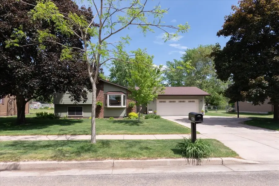 2921 Saturn Avenue, Eau Claire, WI 54703 - #2