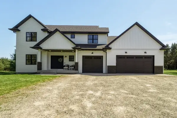 10081 9 Mile Creek Road, Fall Creek, WI 54742