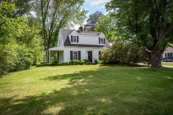 320 Elm Avenue W, Menomonie, WI 54751