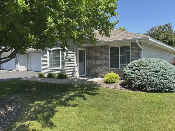 4328 W Robin Meadows Lane, Eau Claire, WI 54701