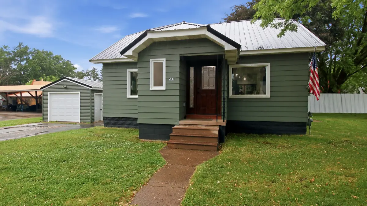 525 W Lincoln Street, Augusta, WI 54722 - #1