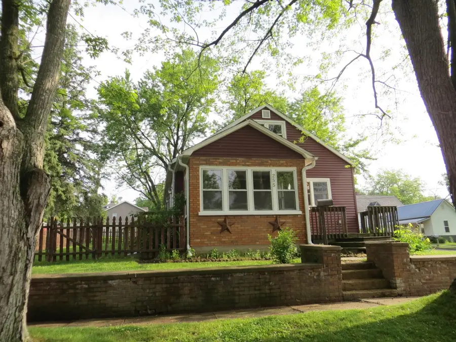 255 E 2nd Avenue, Stanley, WI 54768 - #3