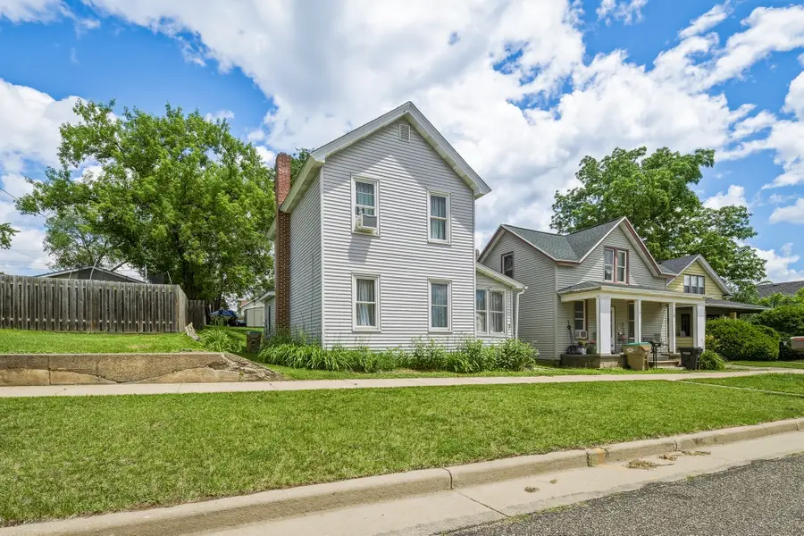 7 S Rural Street, Chippewa Falls, WI 54729 - #2