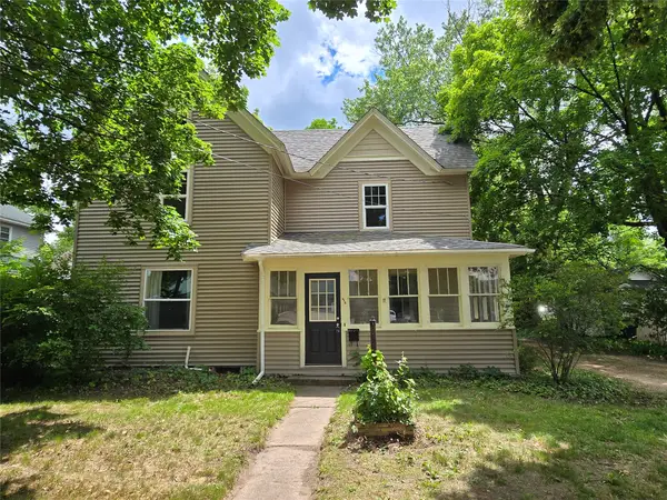 914 6th Avenue E, Menomonie, WI 54751