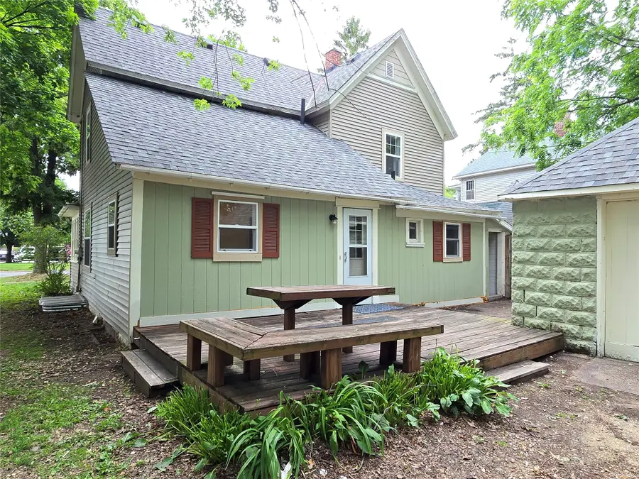 914 6th Avenue E, Menomonie, WI 54751 - #2