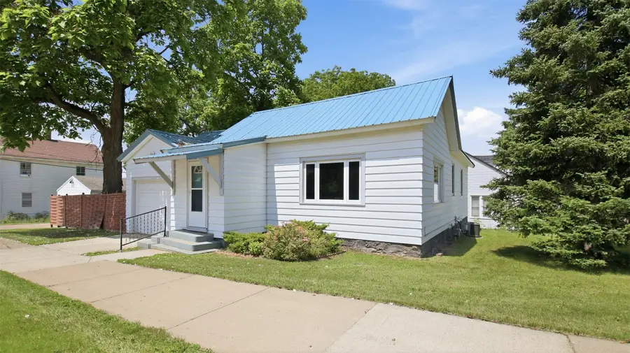 222 E Grand Avenue, Chippewa Falls, WI 54729 - #2