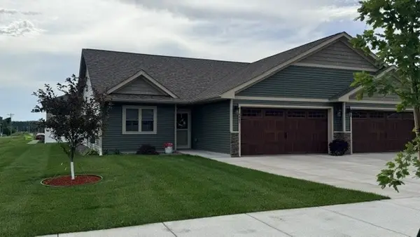 4867 Field Crest Lane, Eau Claire, WI 54701