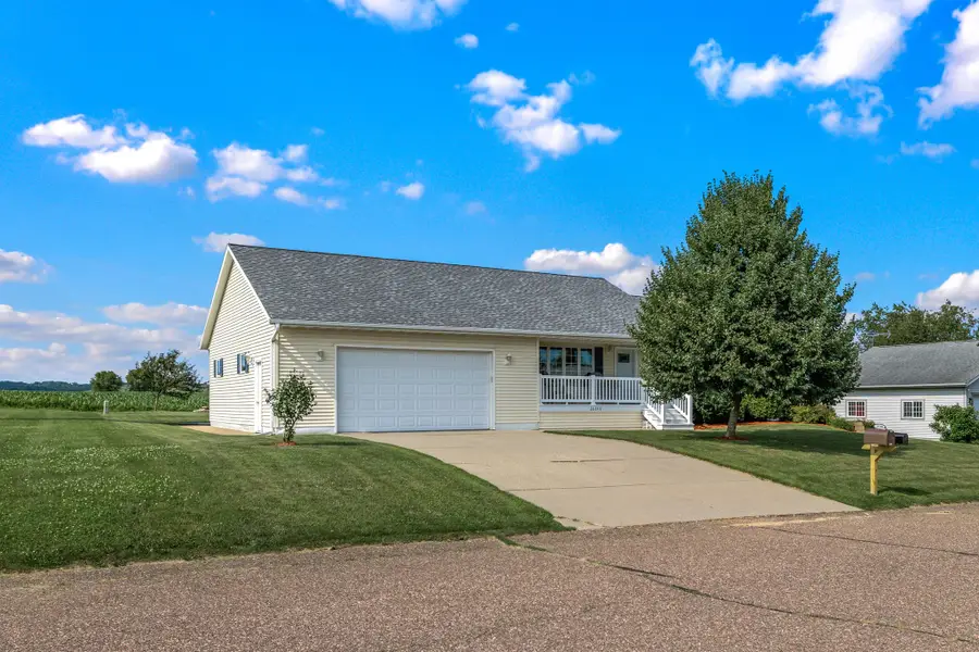 26240 W 3rd Avenue, Eleva, WI 54738 - #2