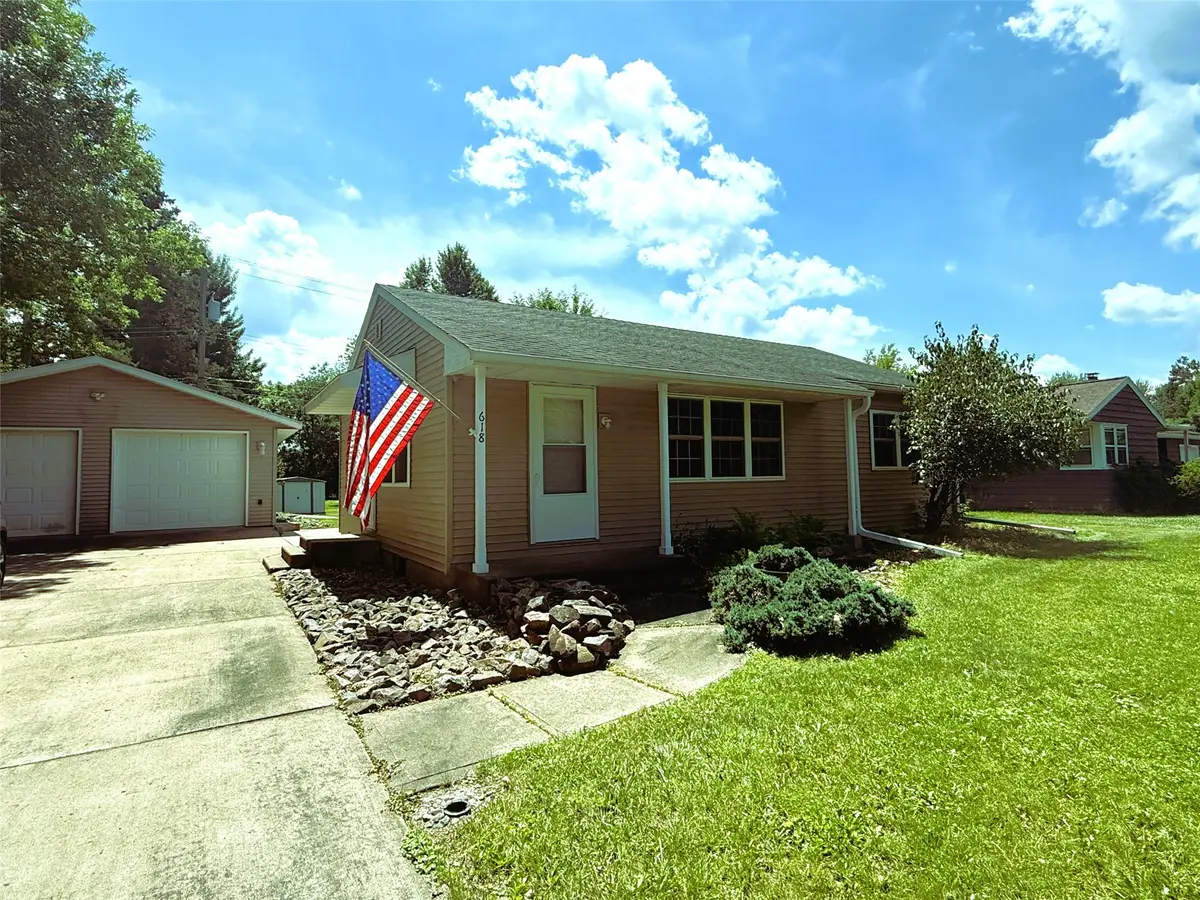 618 Park Avenue E, Ladysmith, WI 54848 - #1