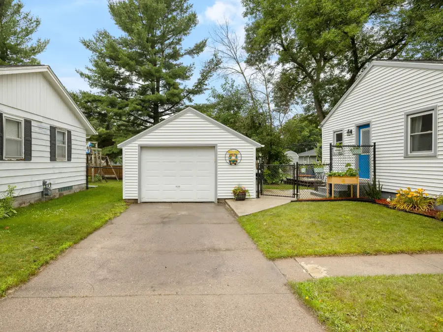 3228 Mars Avenue, Eau Claire, WI 54703 - #3