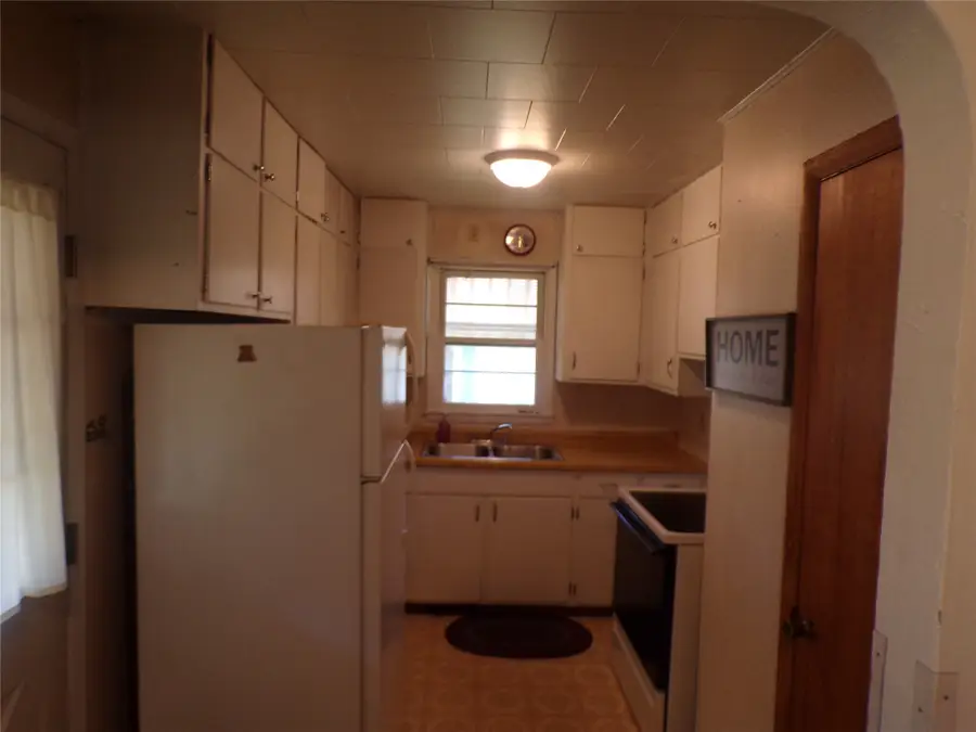 315 E Wisconsin Street, Chippewa Falls, WI 54729 - #2