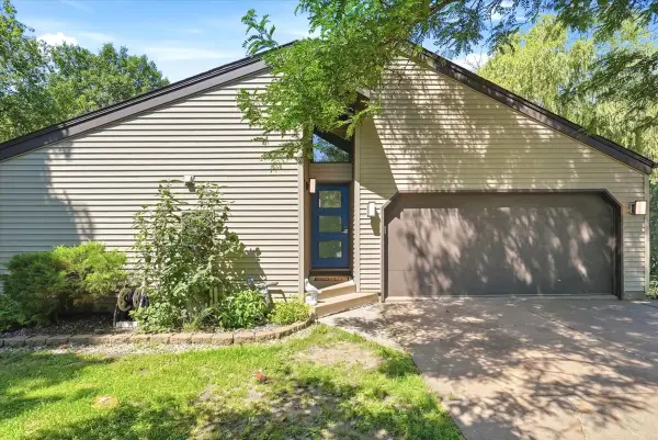 2206 Orchard Place, Eau Claire, WI 54701