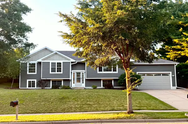718 Farr Court, Eau Claire, WI 54701
