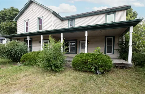 523-525 Bay Street #2, Chippewa Falls, WI 54729