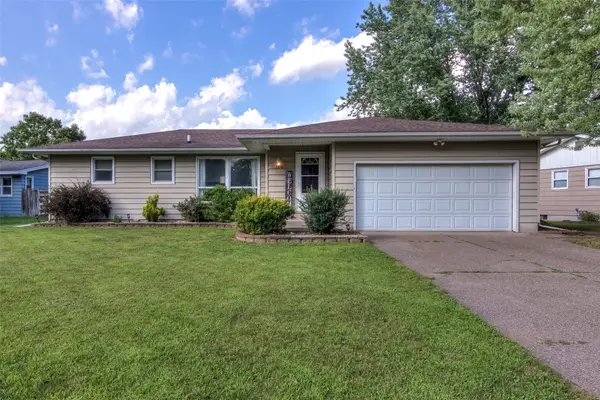 1216 Blueberry Drive, Eau Claire, WI 54703