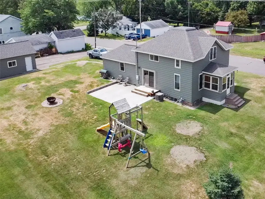 1305 Warren Street, Chippewa Falls, WI 54729 - #2