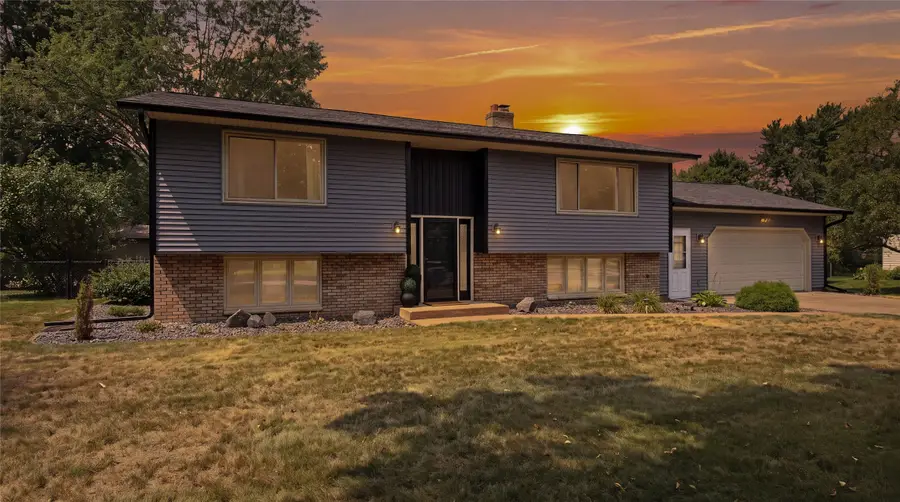 1238 Dogwood Drive, Eau Claire, WI 54701 - #2