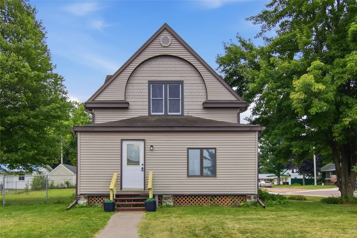 810 E La Salle Avenue, Barron, WI 54812 - #1