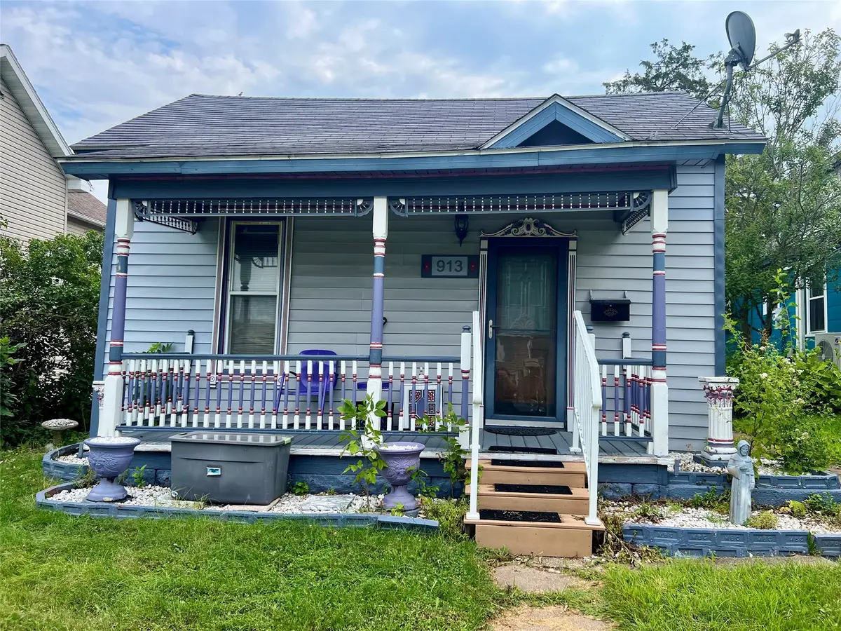 913 Summer Street, Eau Claire, WI 54701 - #1