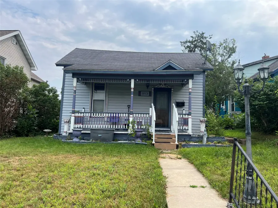 913 Summer Street, Eau Claire, WI 54701 - #2