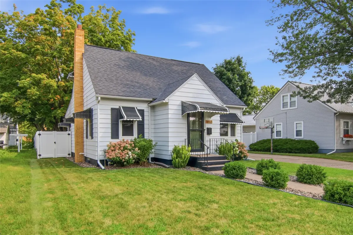 1810 Lyndale Avenue, Eau Claire, WI 54701 - #1