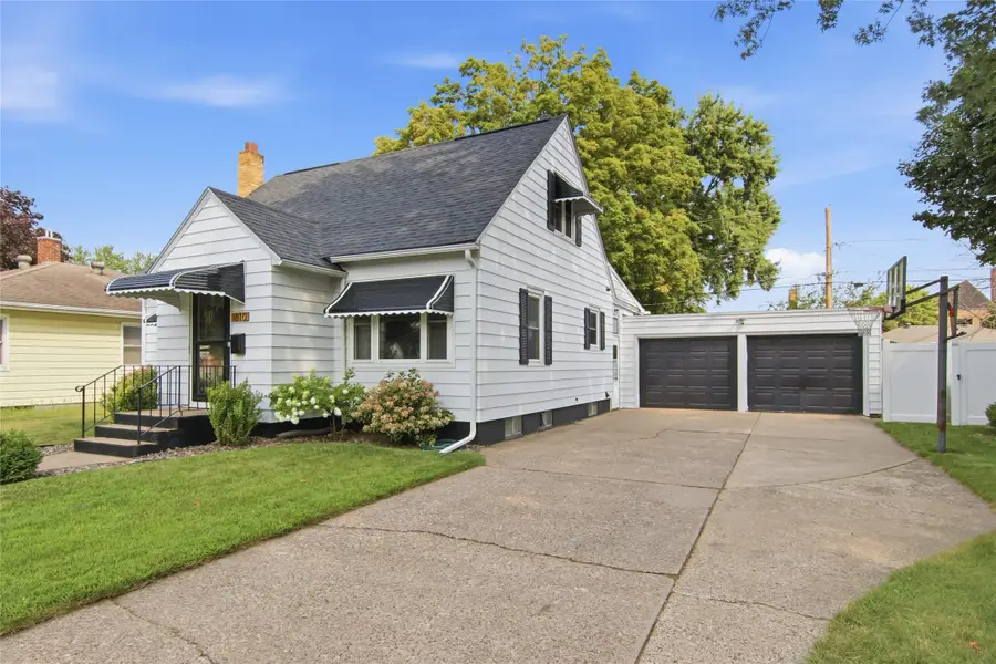 1810 Lyndale Avenue, Eau Claire, WI 54701 - #3