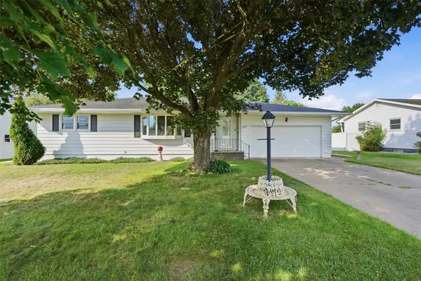 1002 Leonard Drive, Eau Claire, WI 54703