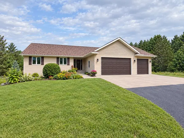 855 Bauer Avenue, Eau Claire, WI 54703