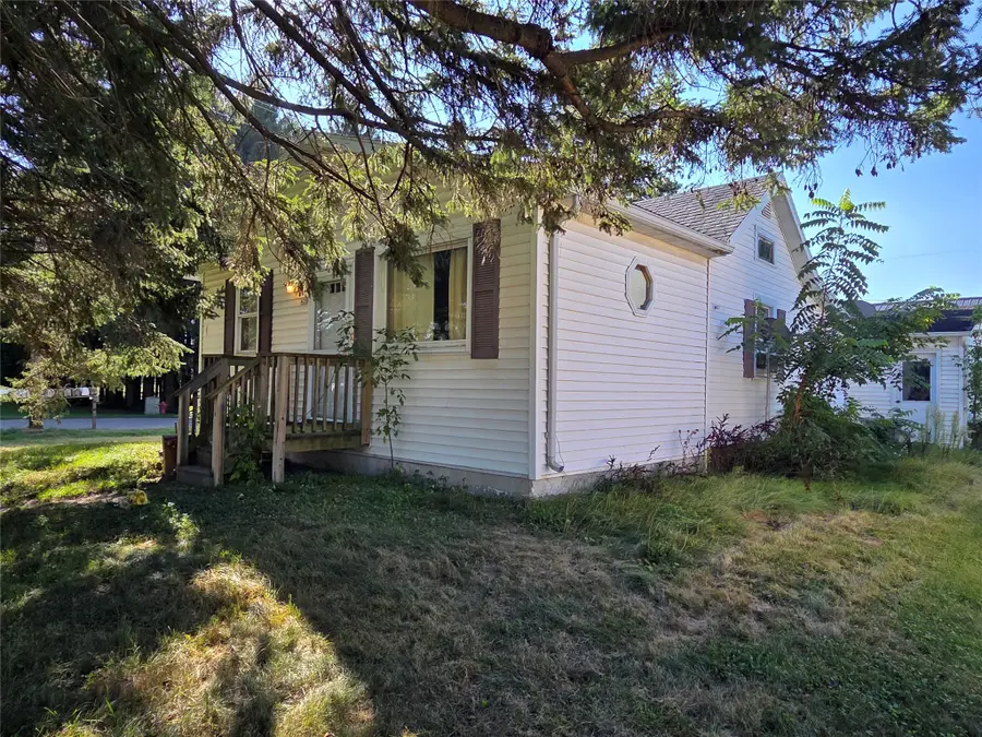 428 E School Street, Thorp, WI 54771 - #2