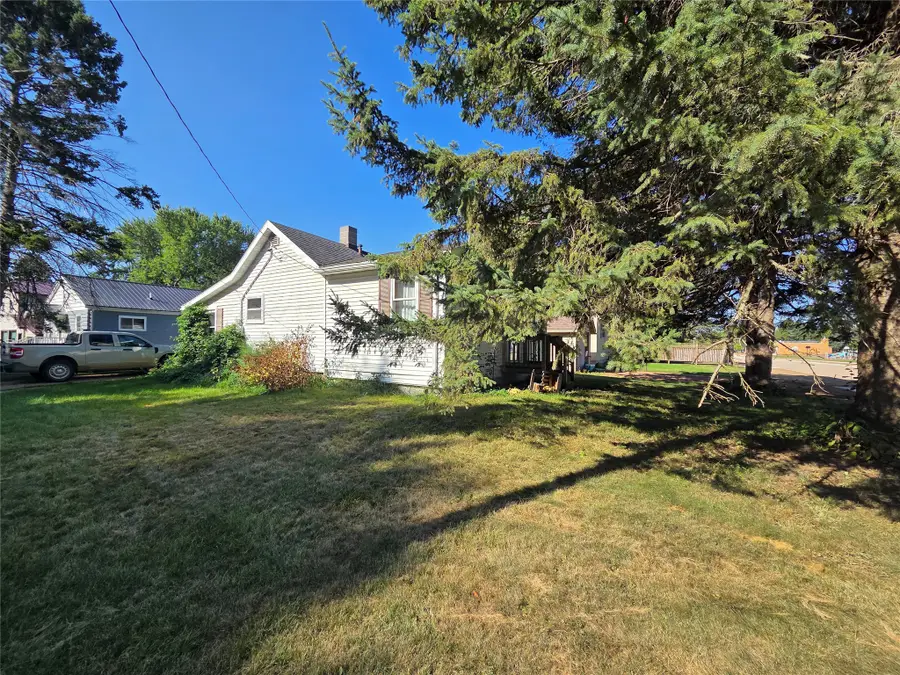 428 E School Street, Thorp, WI 54771 - #3