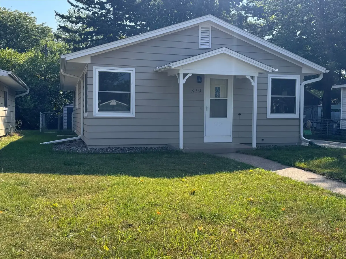 819 Brighton Street, Altoona, WI 54720 - #1