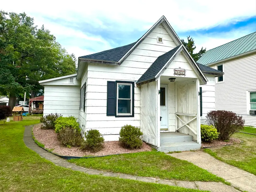 1021 E La Salle Avenue, Barron, WI 54812 - #2